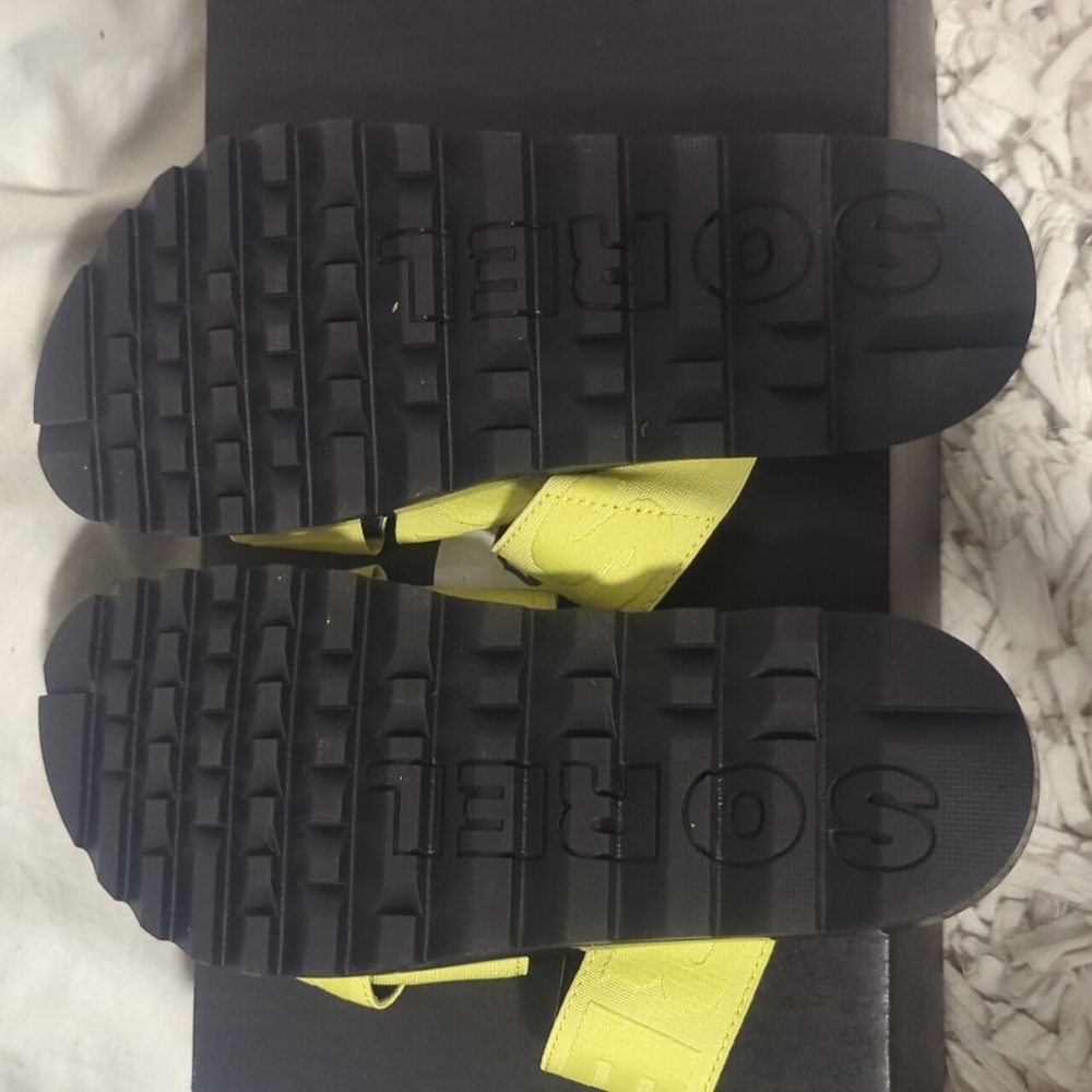 NWT Sorel Roaming yellow strap platform sandals - Picture 8 of 12